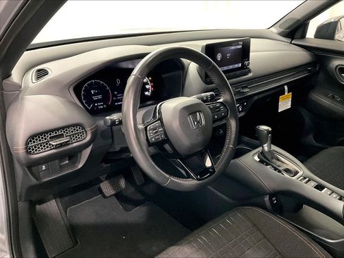Used 2024 Honda HR-V Sport image 8