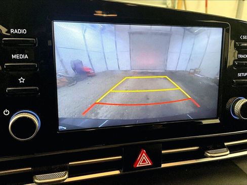 Used 2021 Hyundai Elantra SEL w/ Convenience + Premium Package image 20