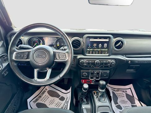 Used 2023 Jeep Wrangler Unlimited Rubicon 4xe w/ Cold Weather Group AWD/4WD image 25