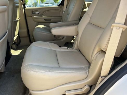 Used 2012 Cadillac Escalade Premium AWD/4WD image 21