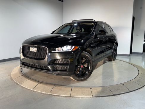 Used 2020 Jaguar F-PACE Prestige image 2