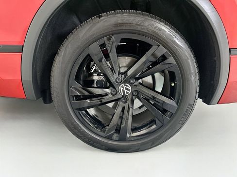 Certified 2024 Volkswagen Tiguan SE R-Line FWD image 29