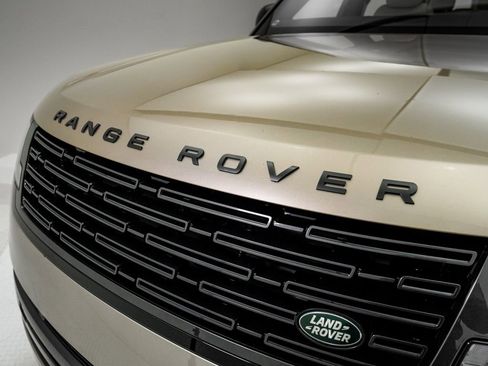 Used 2023 Land Rover Range Rover Long Wheelbase SE AWD/4WD image 39
