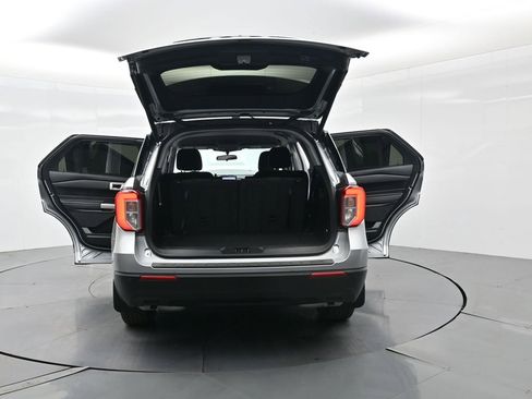 Used 2024 Ford Explorer XLT image 44