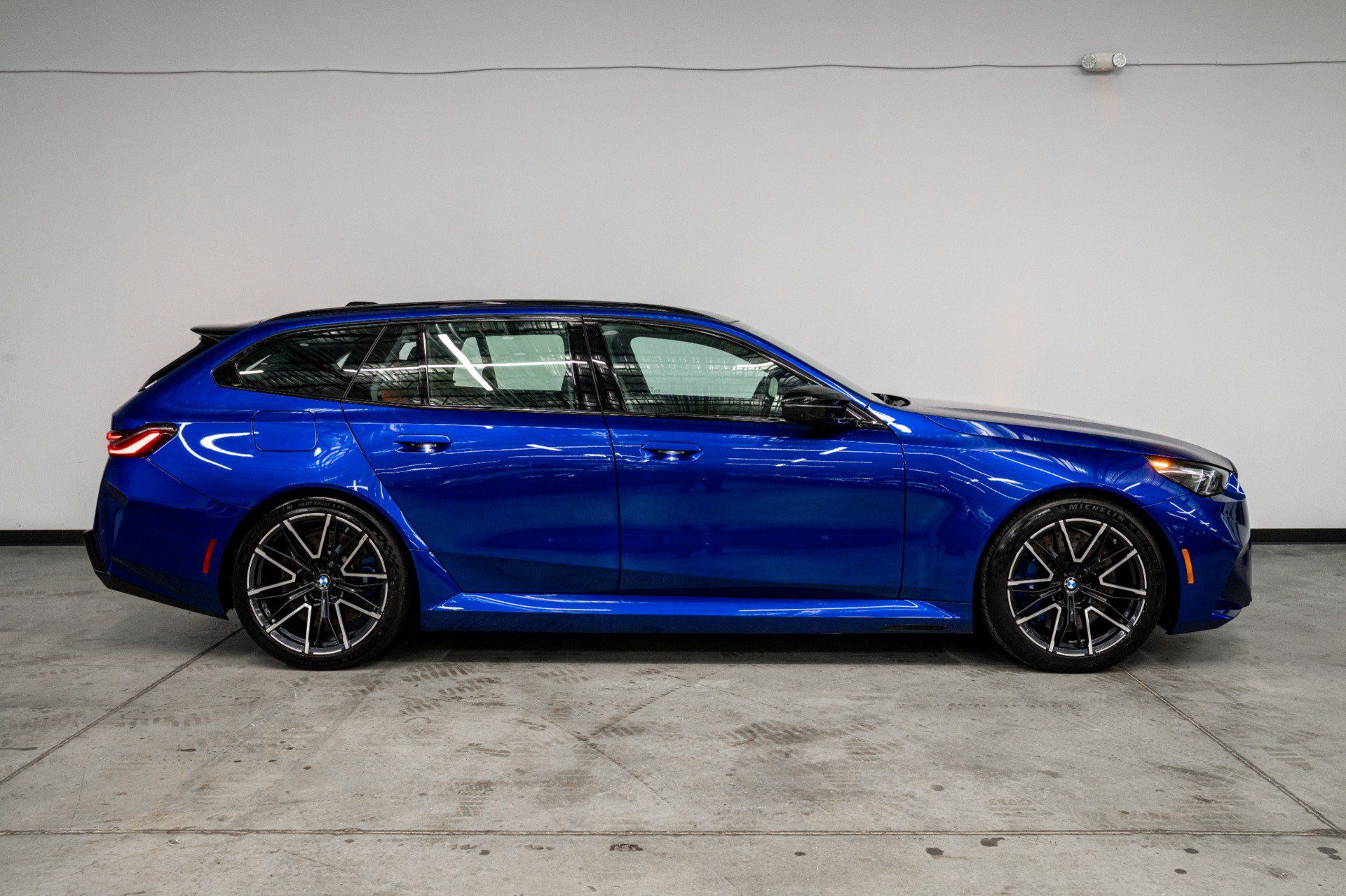 Used 2026 BMW M5 Touring AWD/4WD image 48