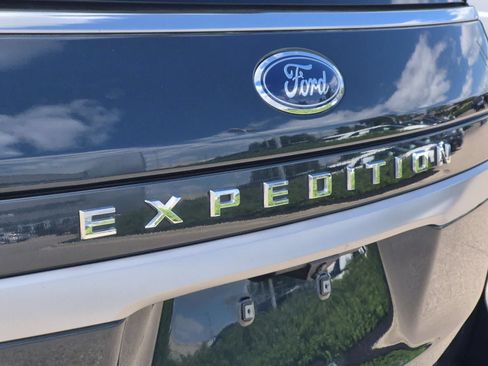 Used 2022 Ford Expedition XLT RWD image 13