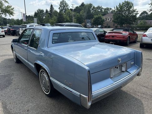 Used 1990 Cadillac De Ville Coupe FWD image 4