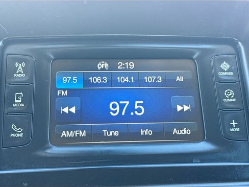 Used 2016 Chrysler 200 Limited image 16