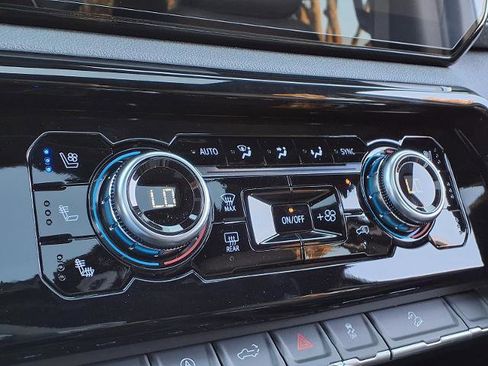 New 2026 GMC Sierra 1500 AT4 w/ AT4 Premium Package image 8