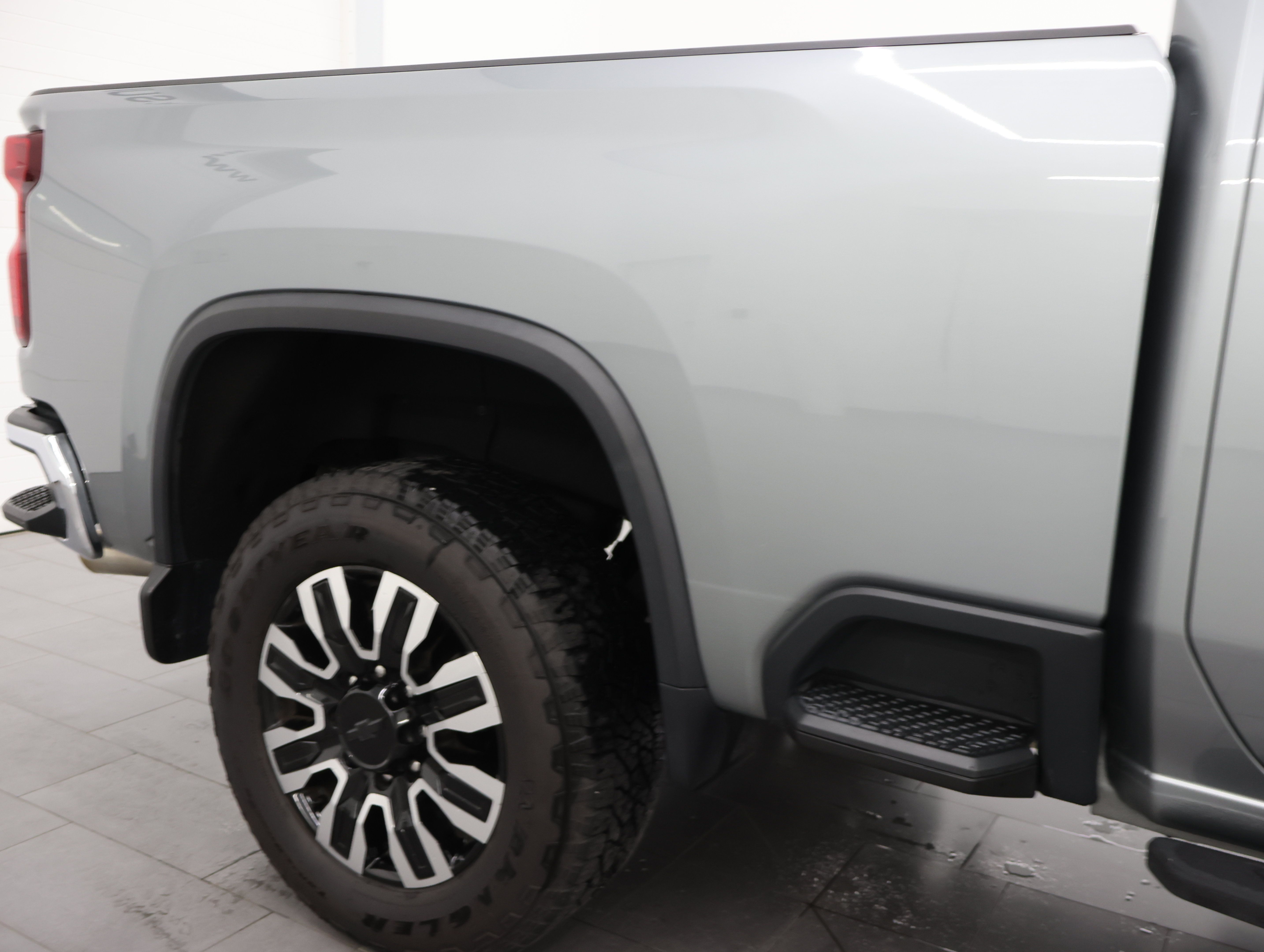 Used 2024 Chevrolet Silverado 2500 LT AWD/4WD image 31