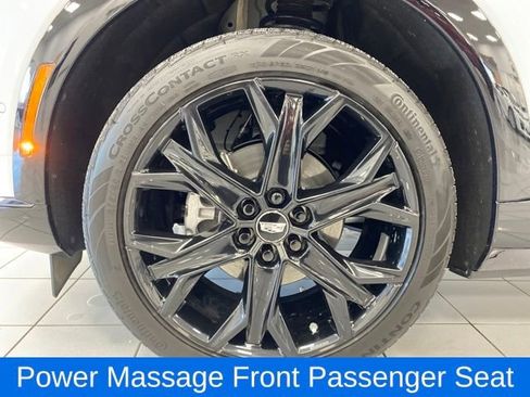 Used 2025 Cadillac Optiq Sport 2 w/ LPO, ONYX Package image 23