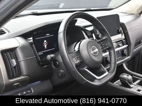 Used 2022 Nissan Pathfinder Platinum w/ Cargo Package AWD/4WD image 18