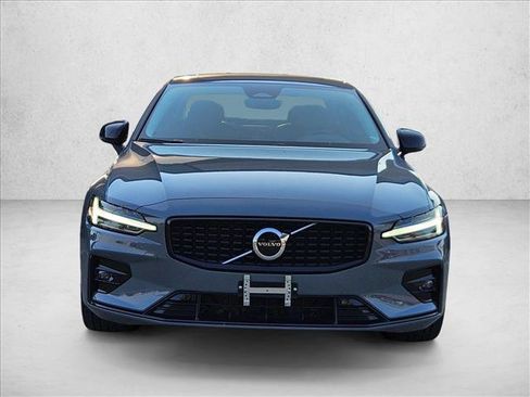 Used 2024 Volvo S60 B5 Core FWD image 2