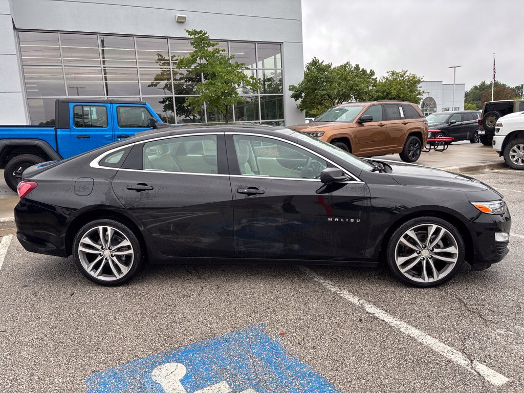 Used 2024 Chevrolet Malibu LT FWD image 9