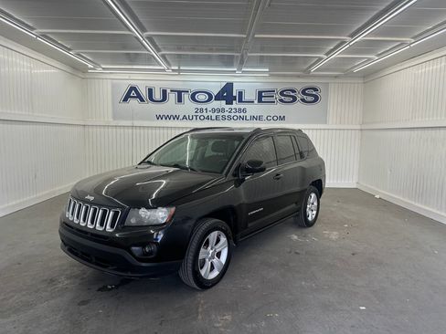 Used 2014 Jeep Compass Latitude image 1