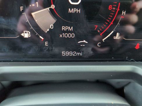Used 2026 GMC Acadia Elevation w/ Elevation Premium Package FWD image 12