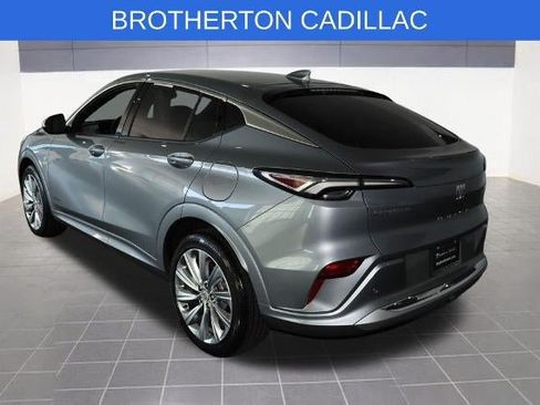 Used 2024 Buick Envista Avenir FWD image 3