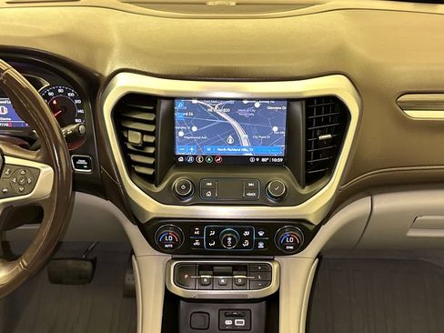 Used 2021 GMC Acadia SLT w/ Premium Package FWD image 16
