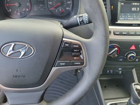 Used 2022 Hyundai Accent SE image 16