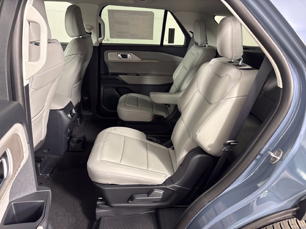 New 2026 Ford Explorer Active w/ Active Comfort Package RWD image 28