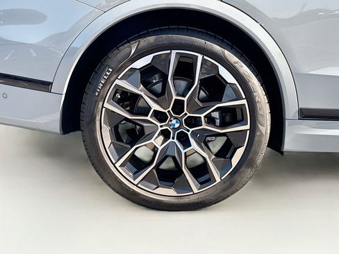 Used 2026 BMW X7 xDrive40i w/ M Sport Package AWD/4WD image 33