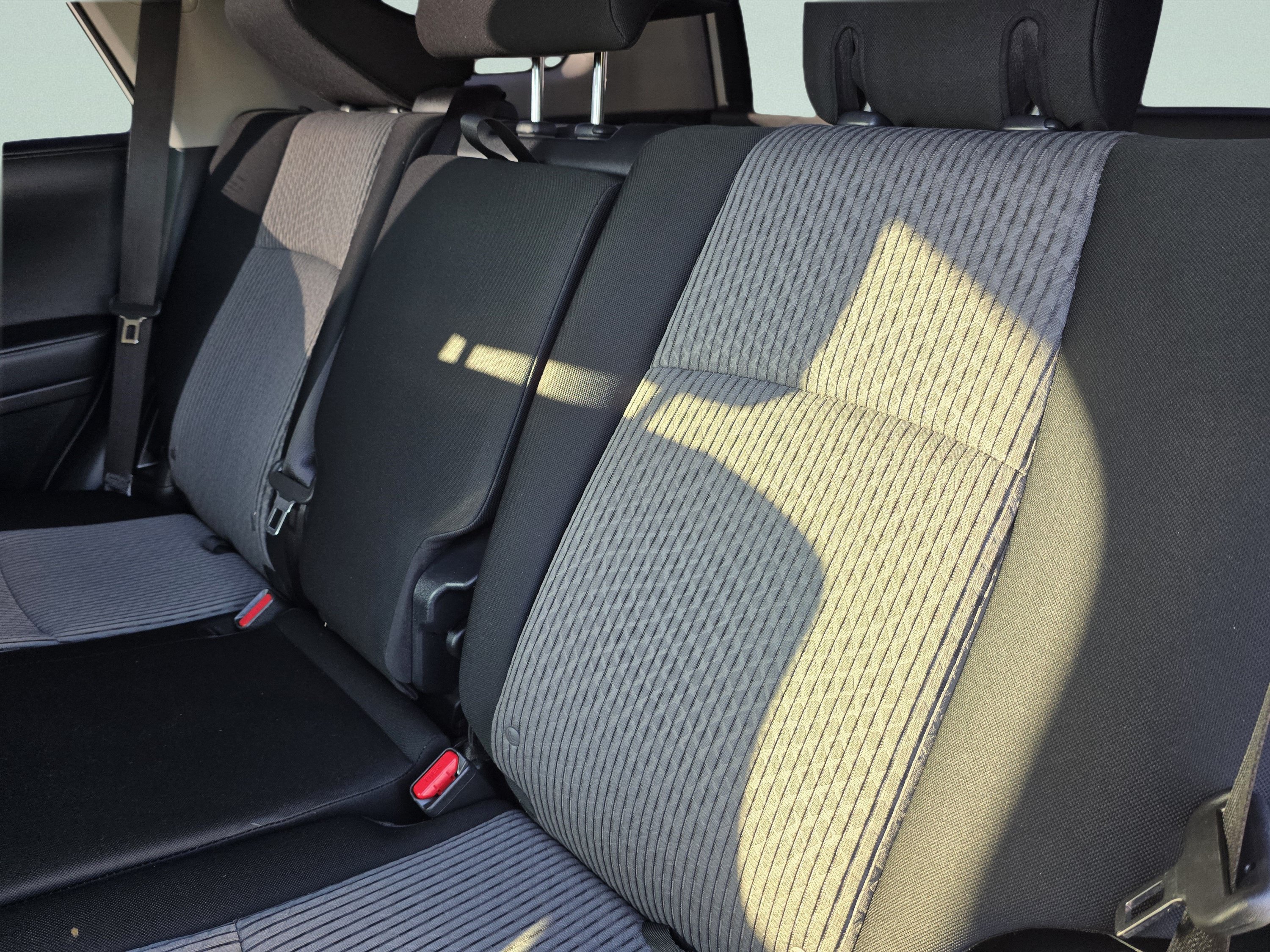 Used 2020 Toyota 4Runner SR5 AWD/4WD image 25
