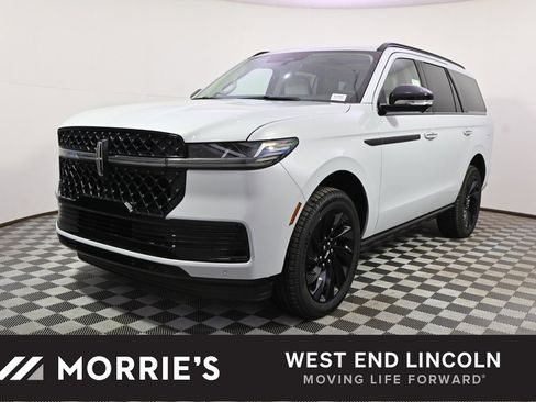 New 2026 Lincoln Navigator Reserve w/ Jet Appearance Package image 1