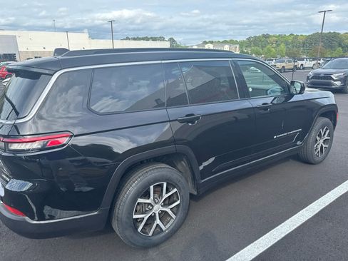 Used 2024 Jeep Grand Cherokee L Limited w/ Luxury Tech Group II image 4