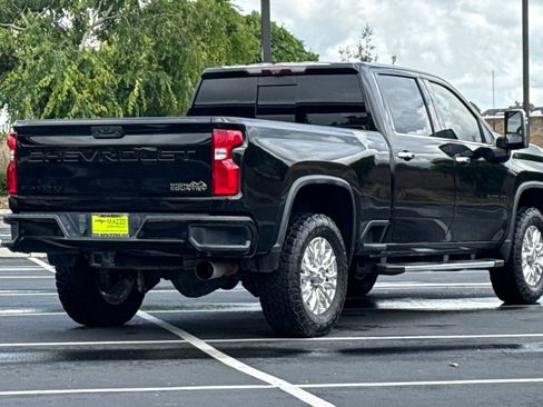 Used 2020 Chevrolet Silverado 2500 High Country w/ Technology Package image 11