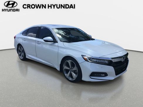 Used 2018 Honda Accord Touring image 3