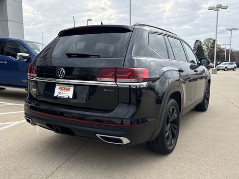Used 2023 Volkswagen Atlas SE w/ Panoramic Sunroof Package AWD/4WD image 4