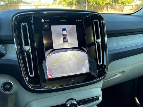 New 2026 Volvo XC40 B5 Plus w/ Protection Package Premier image 20