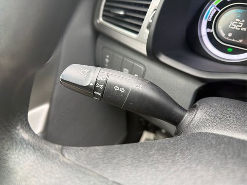 Used 2019 Kia Niro LX image 18