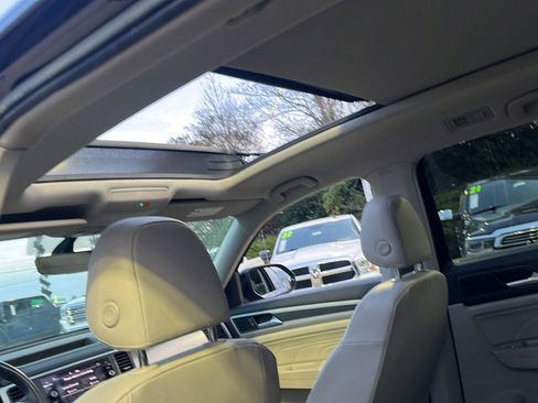 Used 2021 Volkswagen Atlas SE w/ Panoramic Sunroof Package image 9