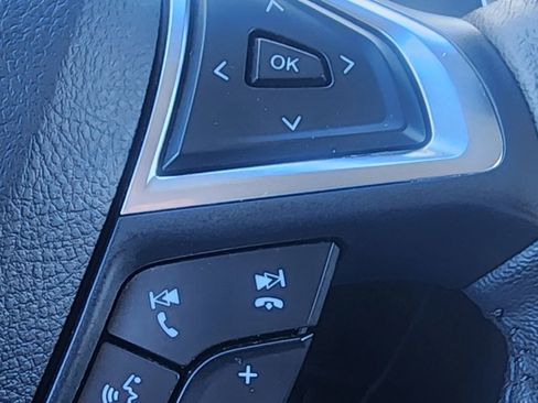 Used 2024 Ford Edge Titanium image 9