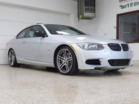 Used 2011 BMW 335is Coupe image 3