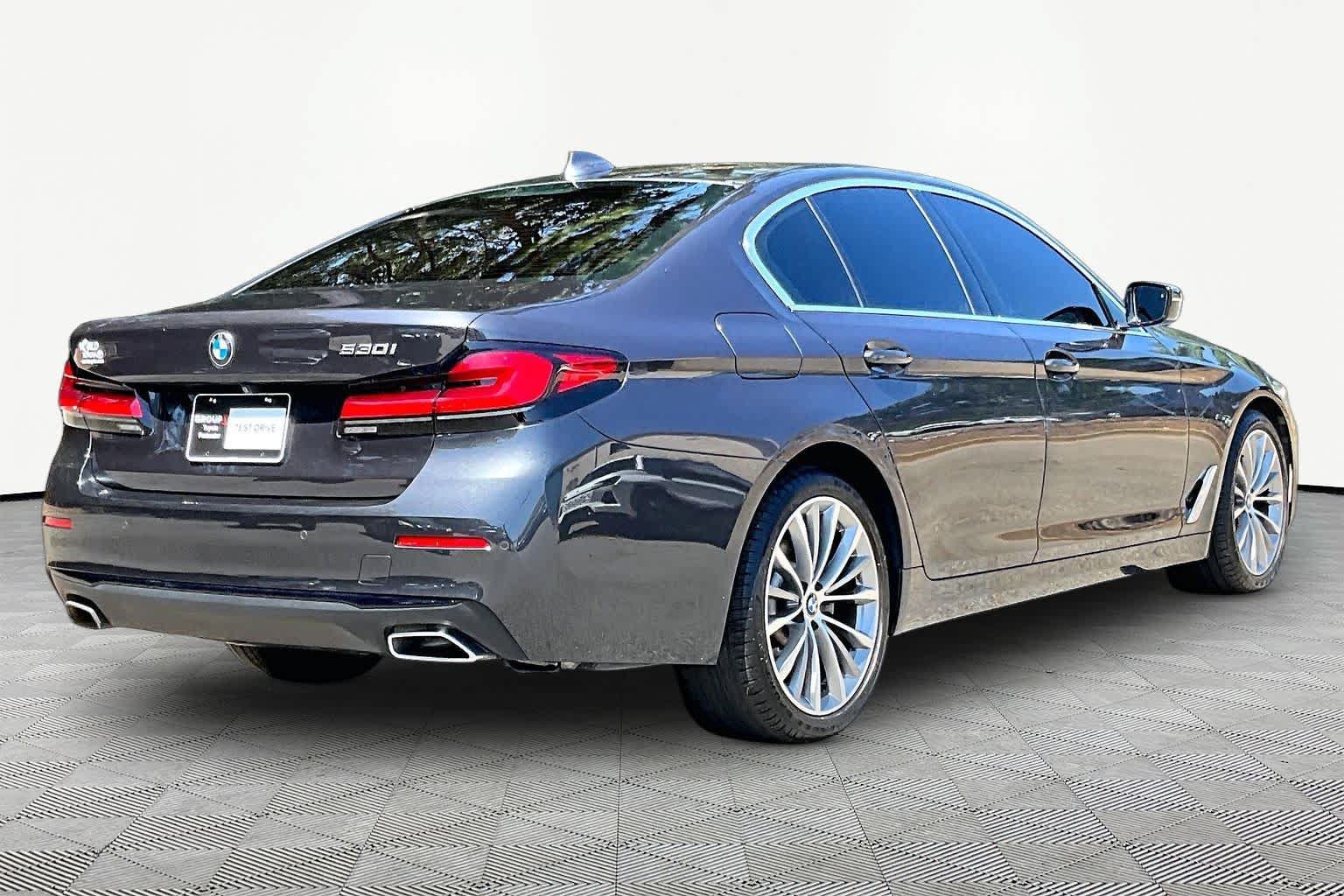 Used 2022 BMW 530i w/ Premium Package RWD image 13