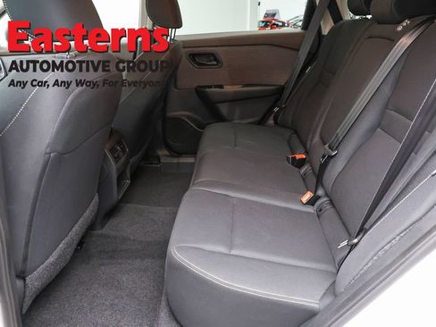 Used 2023 Nissan Rogue S AWD/4WD image 20
