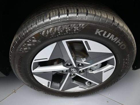 Certified 2025 Hyundai Tucson SEL AWD/4WD image 13