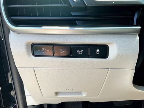 Used 2025 Kia Telluride S FWD image 15