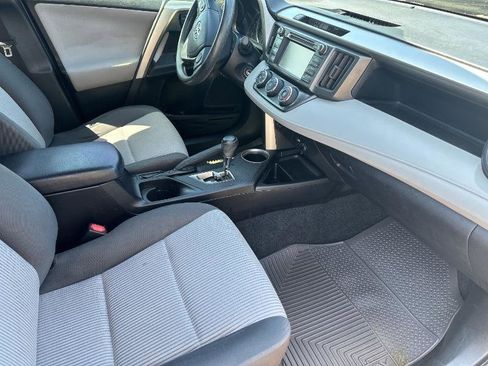 Used 2014 Toyota RAV4 LE image 5