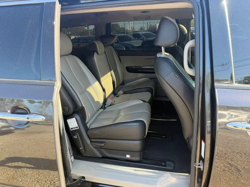 Used 2021 Kia Sedona EX w/ EX Premium Package FWD image 28