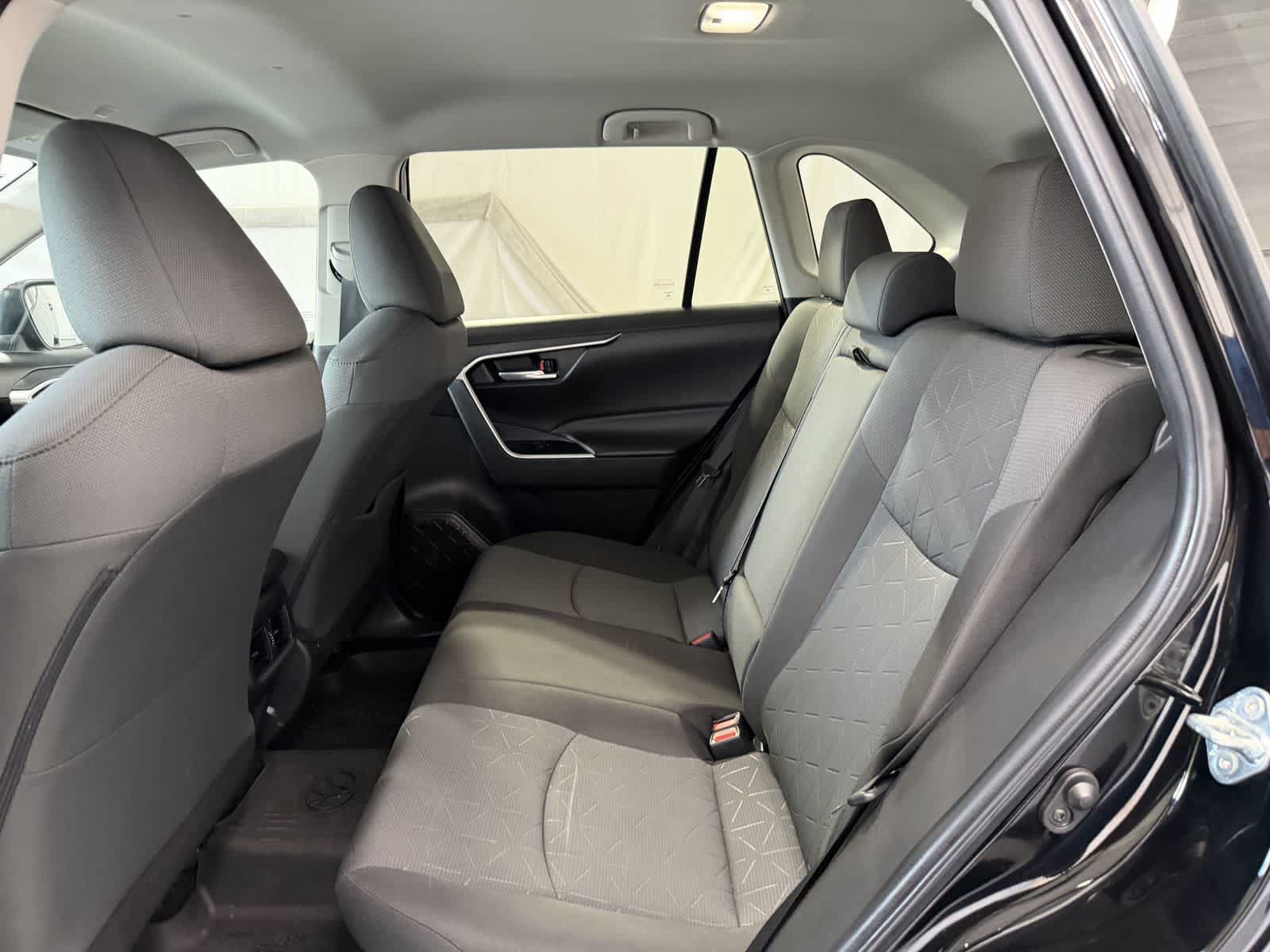 Used 2023 Toyota RAV4 AWD Hybrid image 11