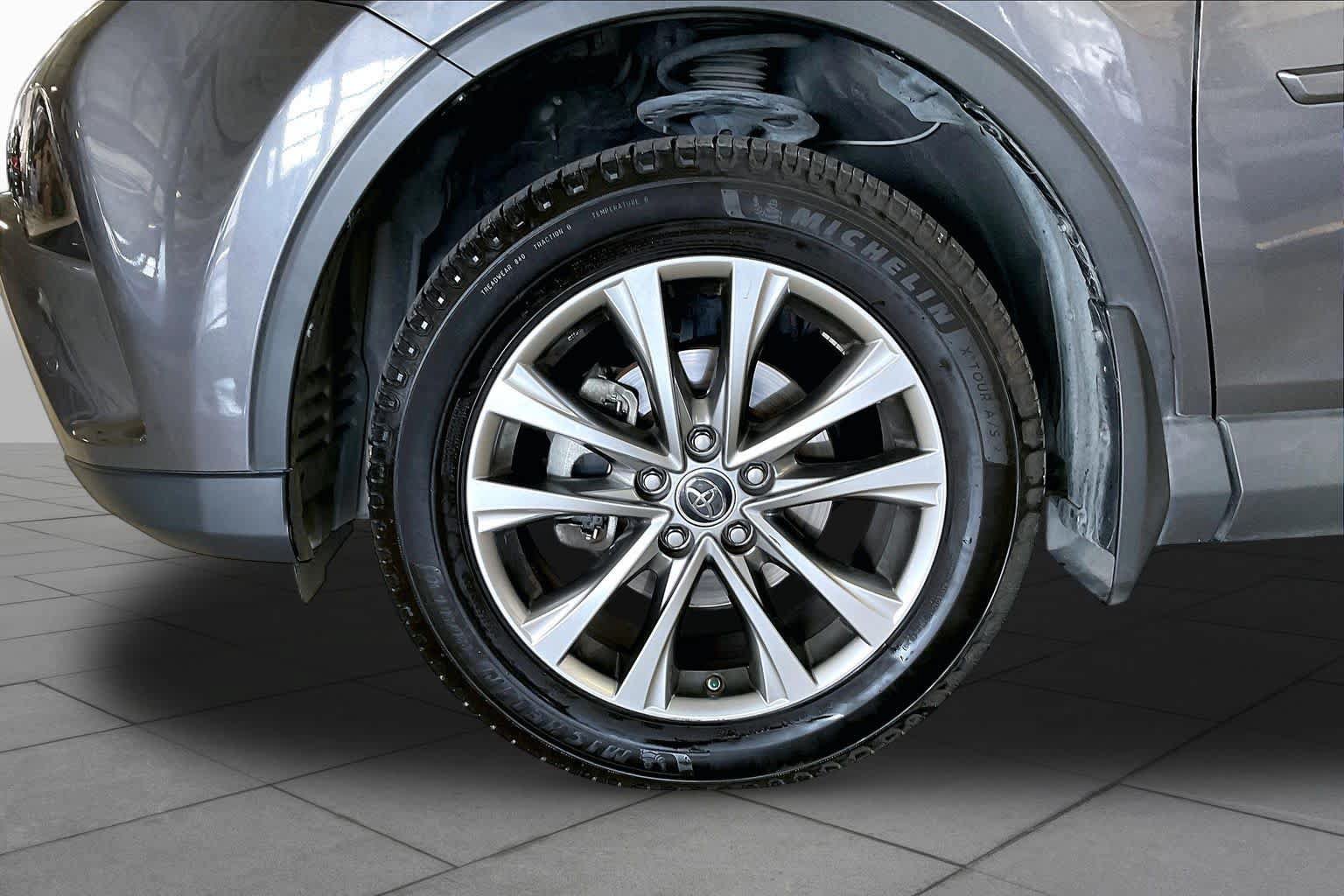 Used 2016 Toyota RAV4 Limited FWD image 10