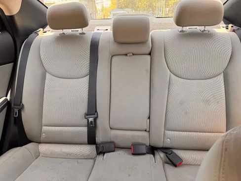 Used 2015 Hyundai Elantra SE w/ Option Group 02 FWD image 13
