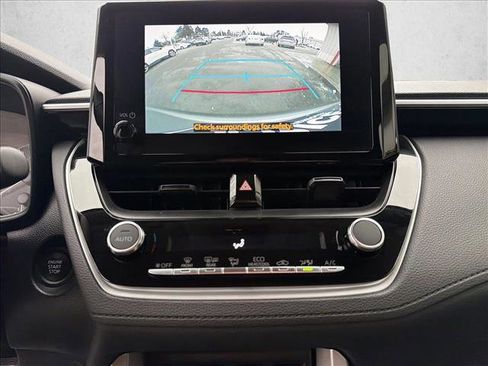 Used 2025 Toyota Corolla Cross LE image 20