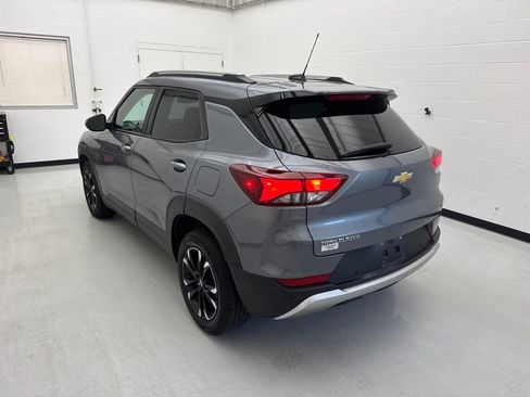 Used 2022 Chevrolet TrailBlazer LT w/ Convenience Package FWD image 4