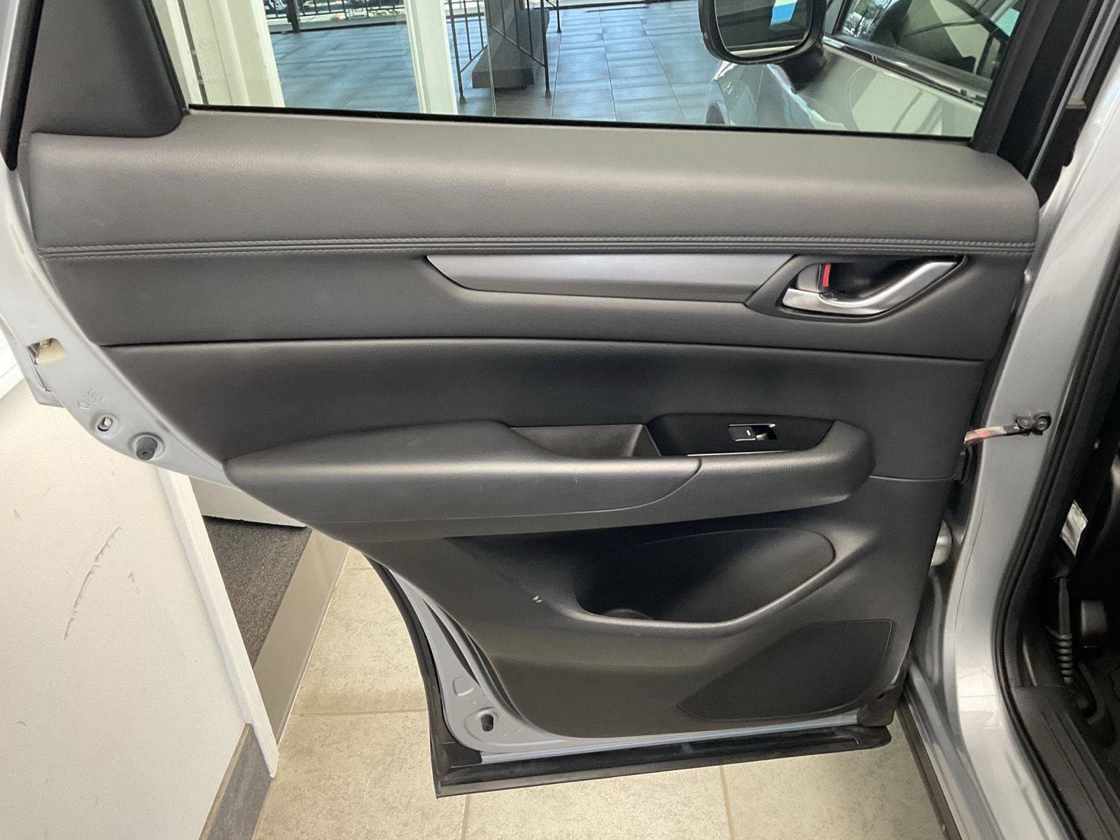 Used 2018 MAZDA CX-5 Touring w/ Preferred Equipment Package AWD/4WD image 11