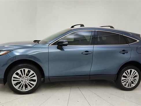 Used 2023 Toyota Venza Limited image 6