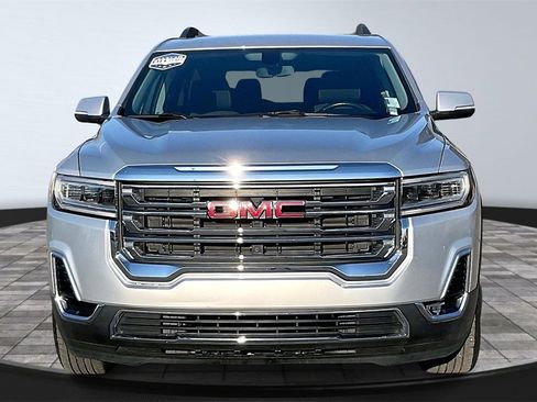 Used 2020 GMC Acadia SLE w/ Driver Convenience Package image 3